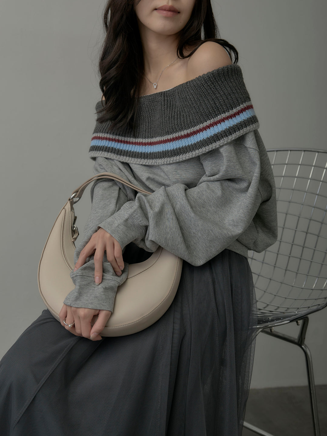 配色ボーダースウェットオフショルトップス