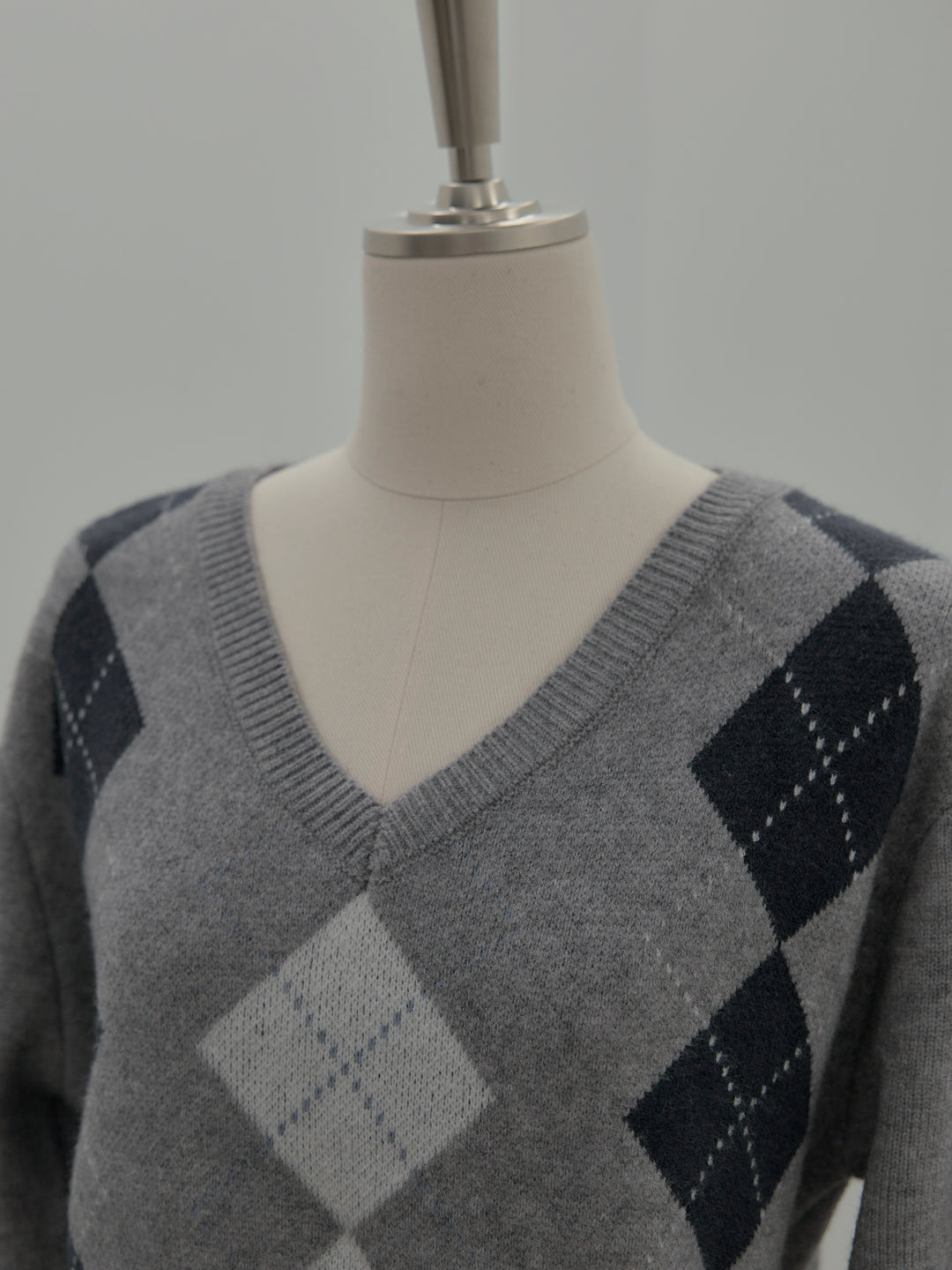 アーガイル柄Vネックニットプルオーバー