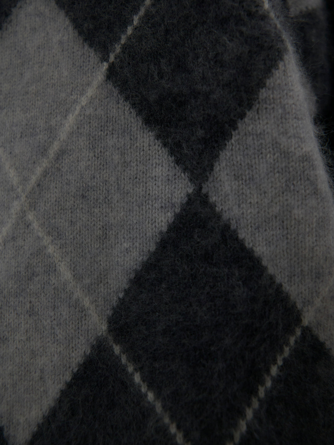 【premium touch】アーガイル柄ニットプルオーバー