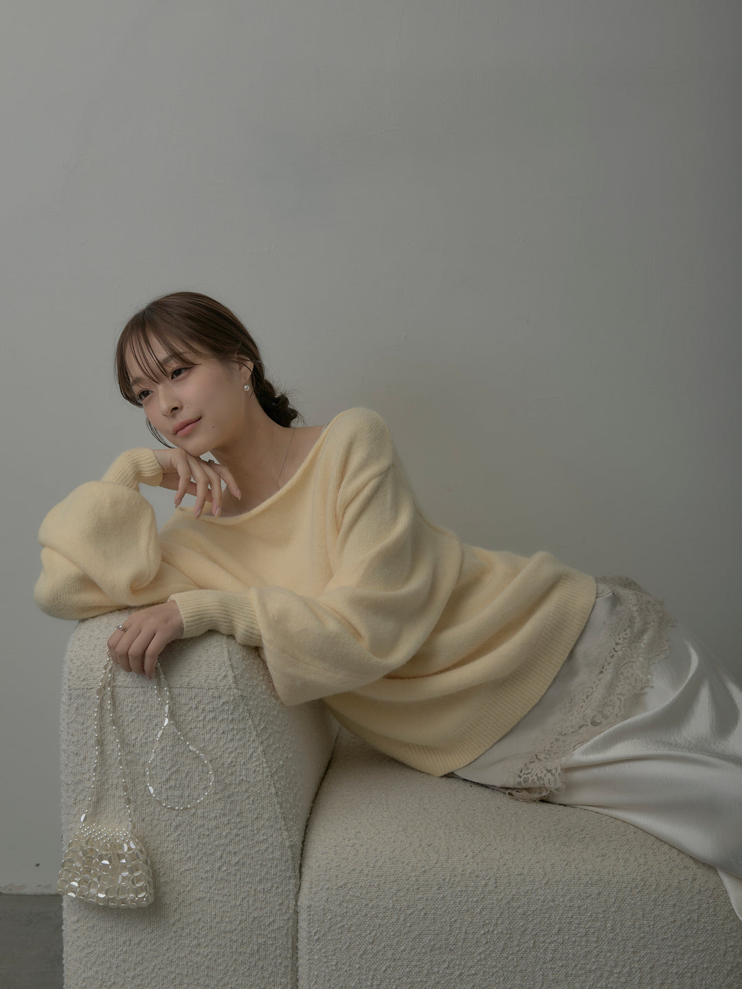 【SET】【premium touch】2wayショルダーニットプルオーバー+レースサテンキャミソール+ナローAラインサテンスカート(3set)