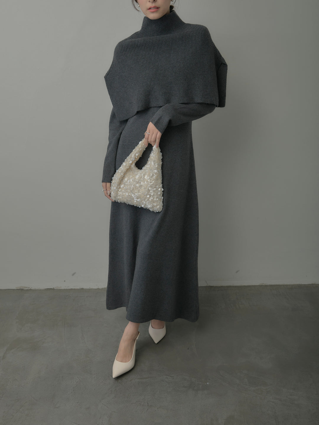 ケープ付きリブニットロングワンピース