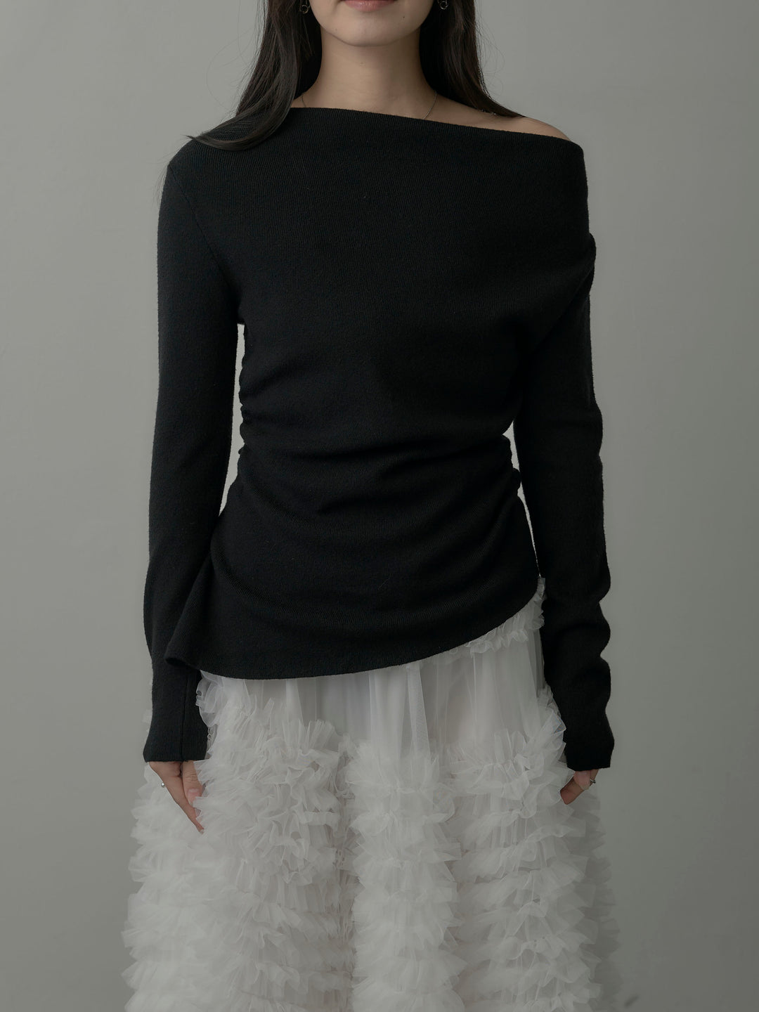 サイドスリットボートネックニットトップス