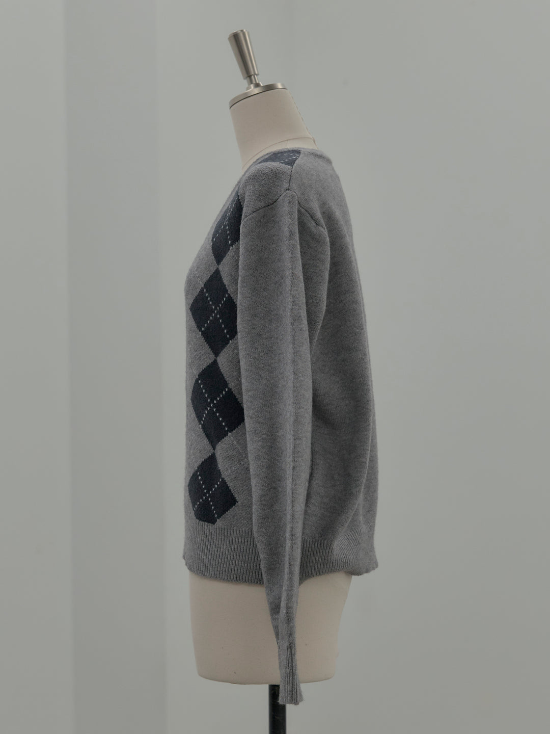 アーガイル柄Vネックニットプルオーバー