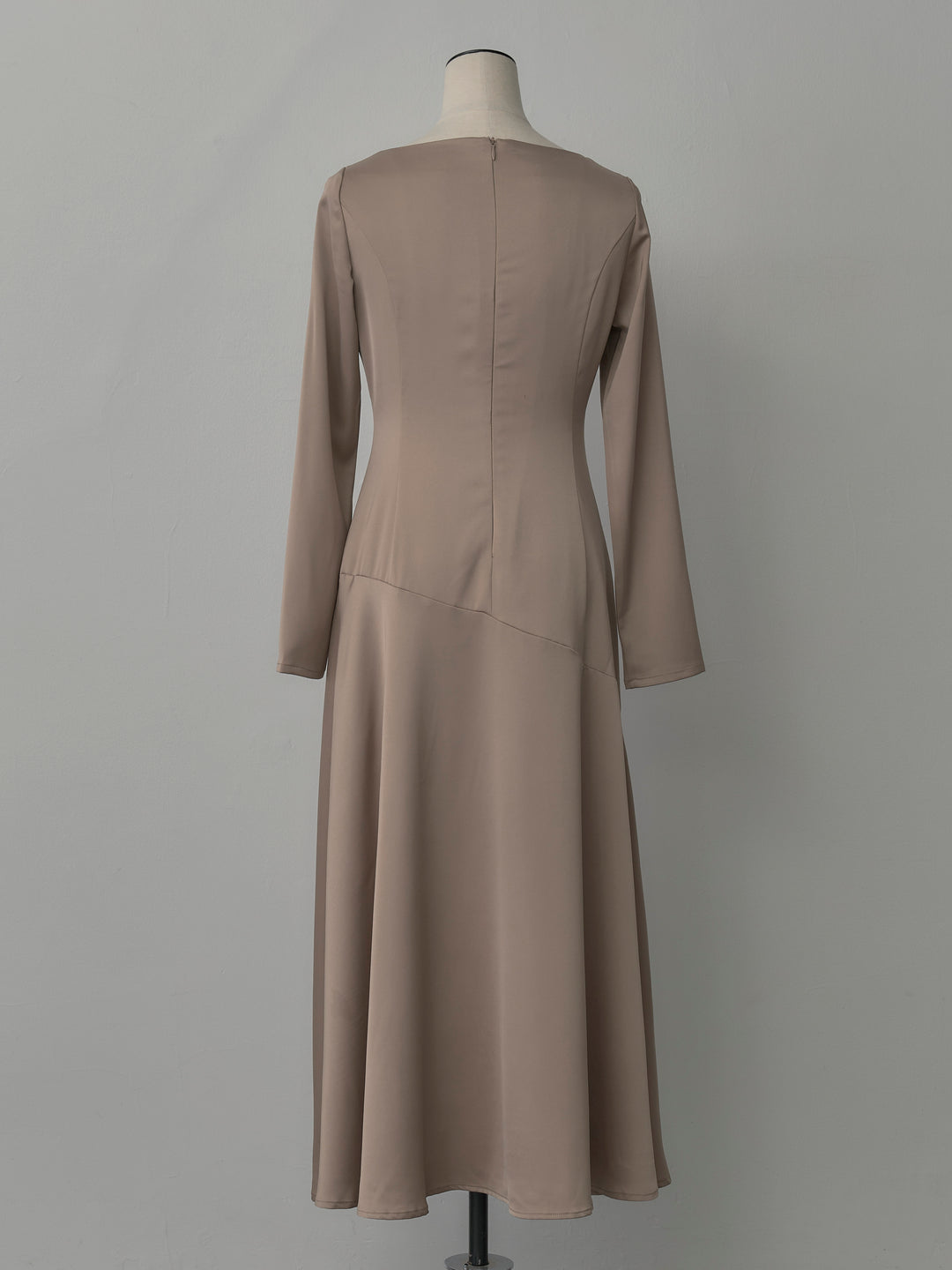 【Essential】ハートネックロングスリーブサテンワンピース