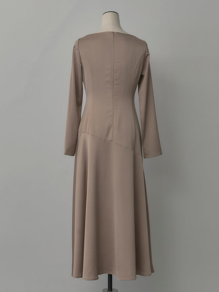 【Essential】ハートネックロングスリーブサテンワンピース