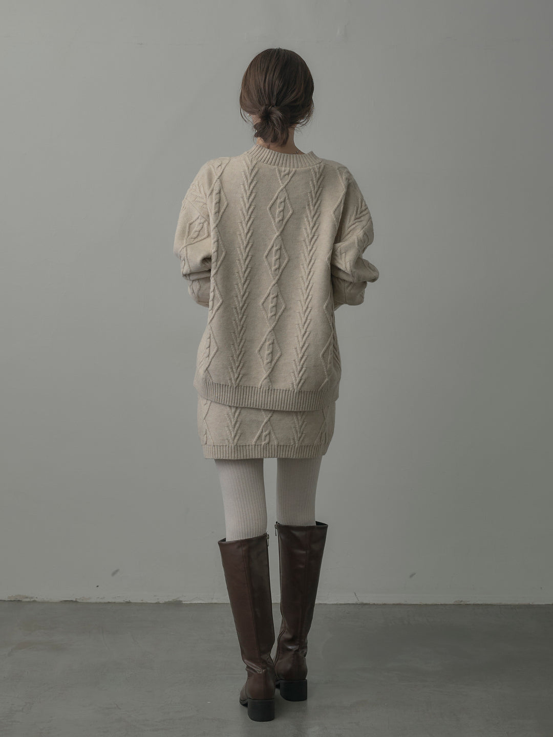 デザイン編みニットトップス&ミニスカート SET UP