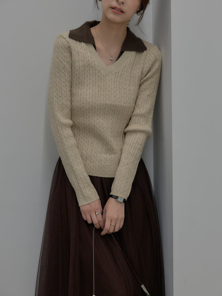 配色Vネックケーブルニットトップス