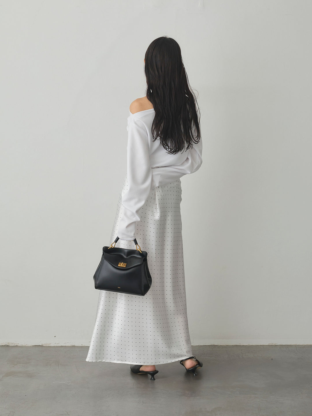 【SET】【Essential】2wayショルダードレープカットトップス+ドットサテンスカート(2set)