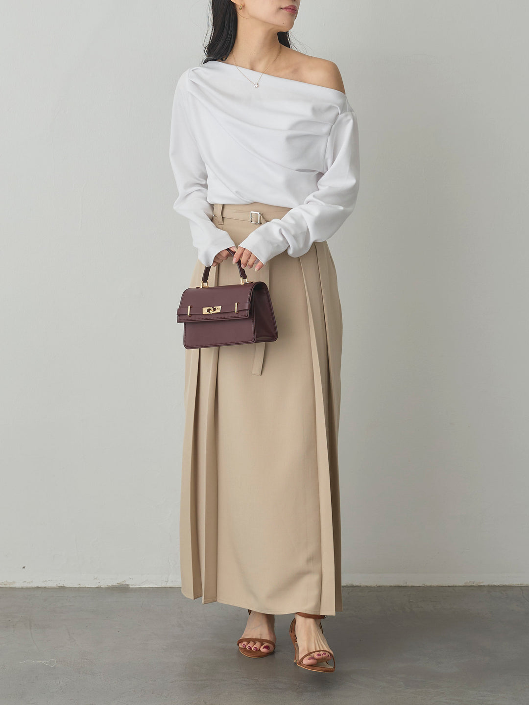 【SET】【Essential】2wayショルダードレープカットトップス+【Essential】ベルト付きサイドタックスカート(2set)