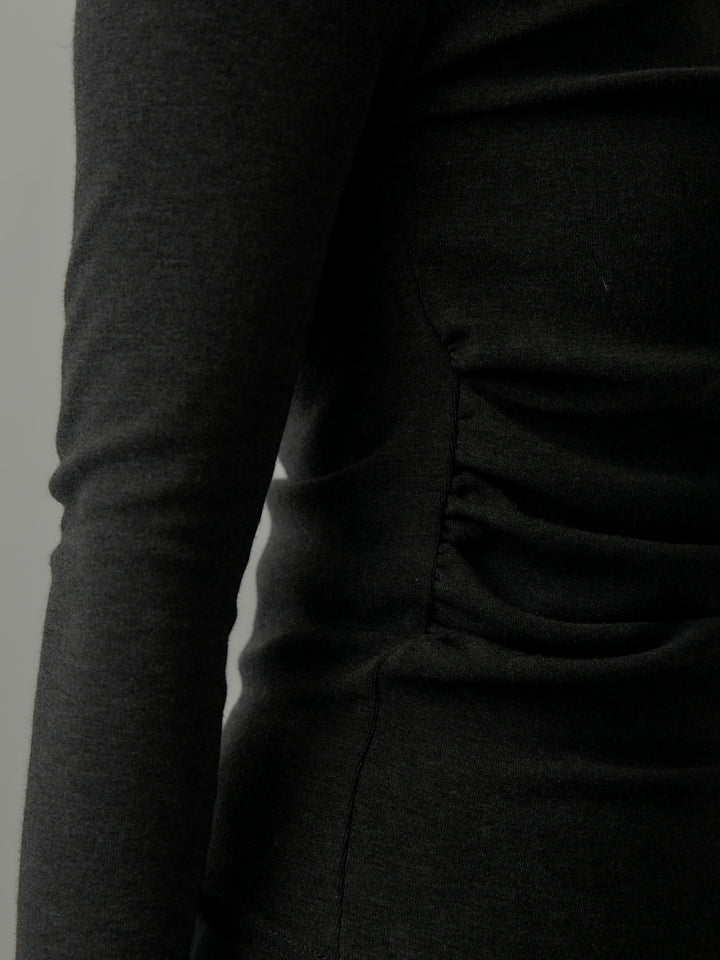 ドレープデザイントップス