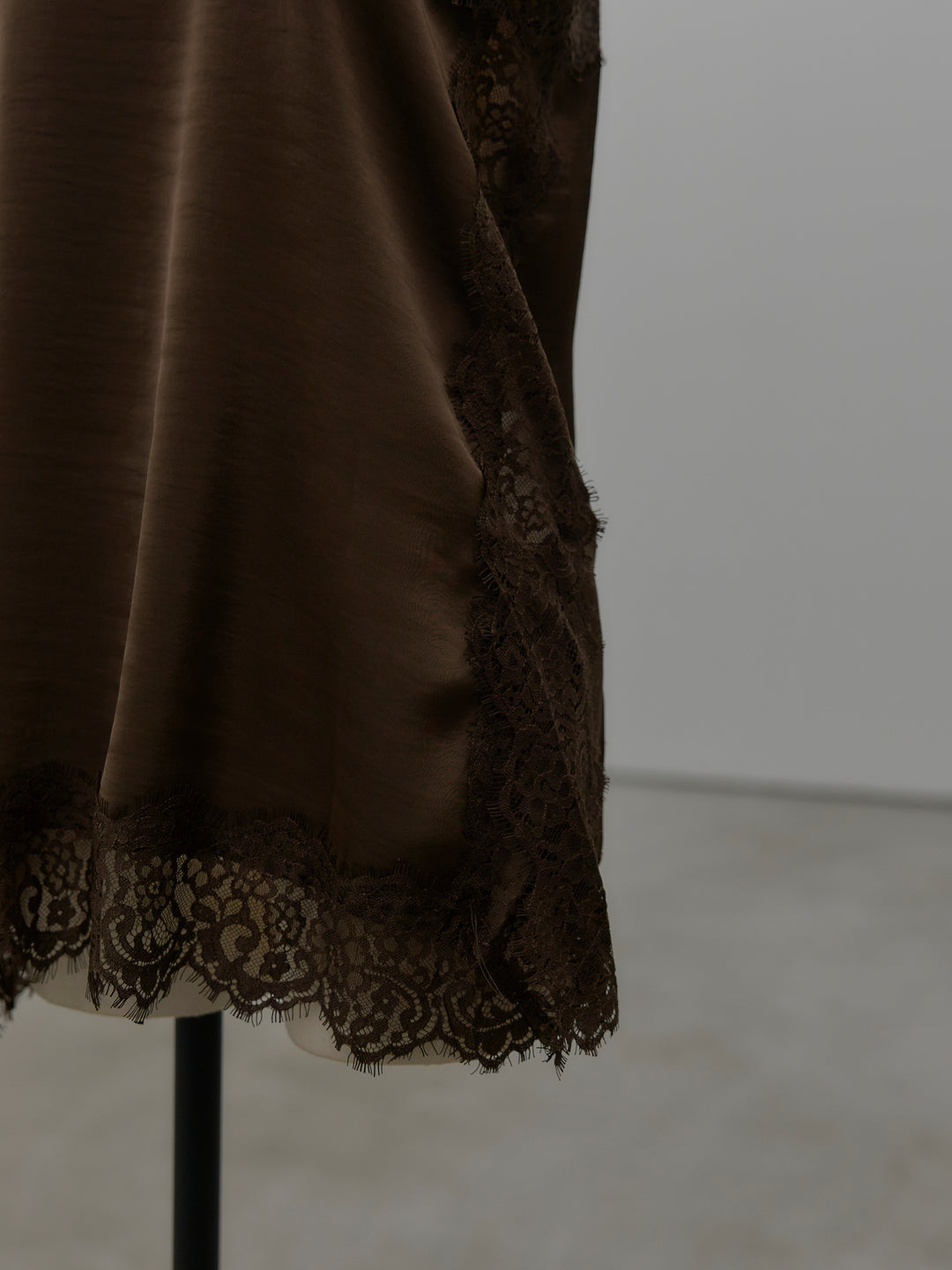 レースサテンキャミソール