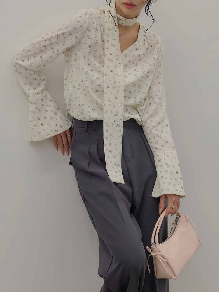 【Essential】2wayタイ付きベルスリーブサテンブラウス