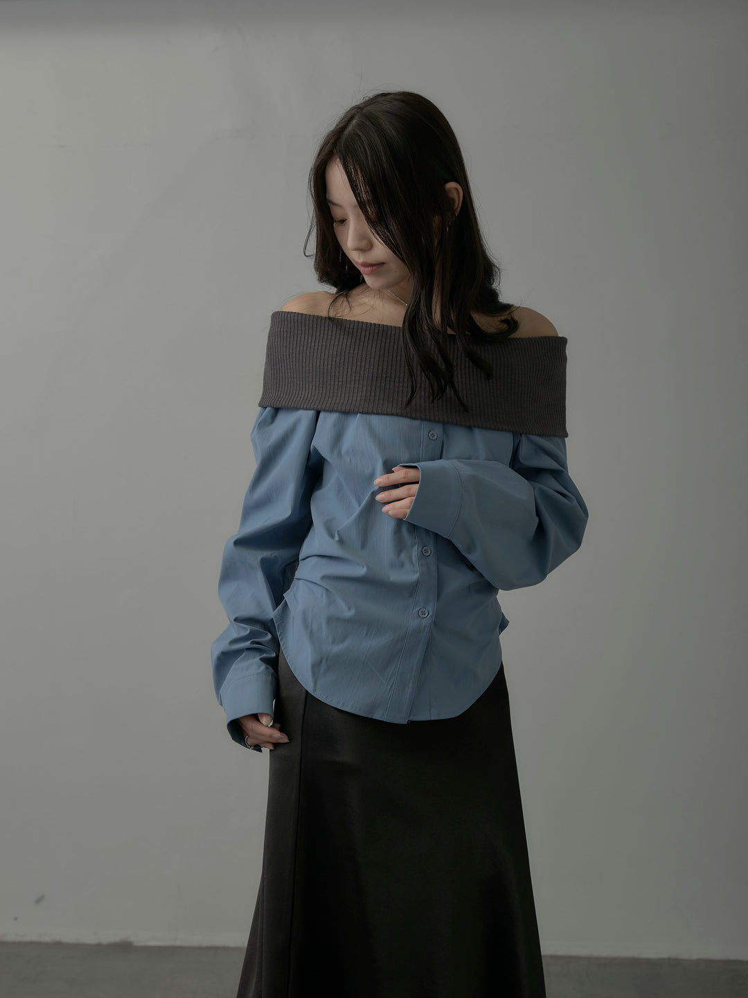 【SET】ニットシャツドッキングオフショルトップス+ヘビーサテンAラインスカート(2set)