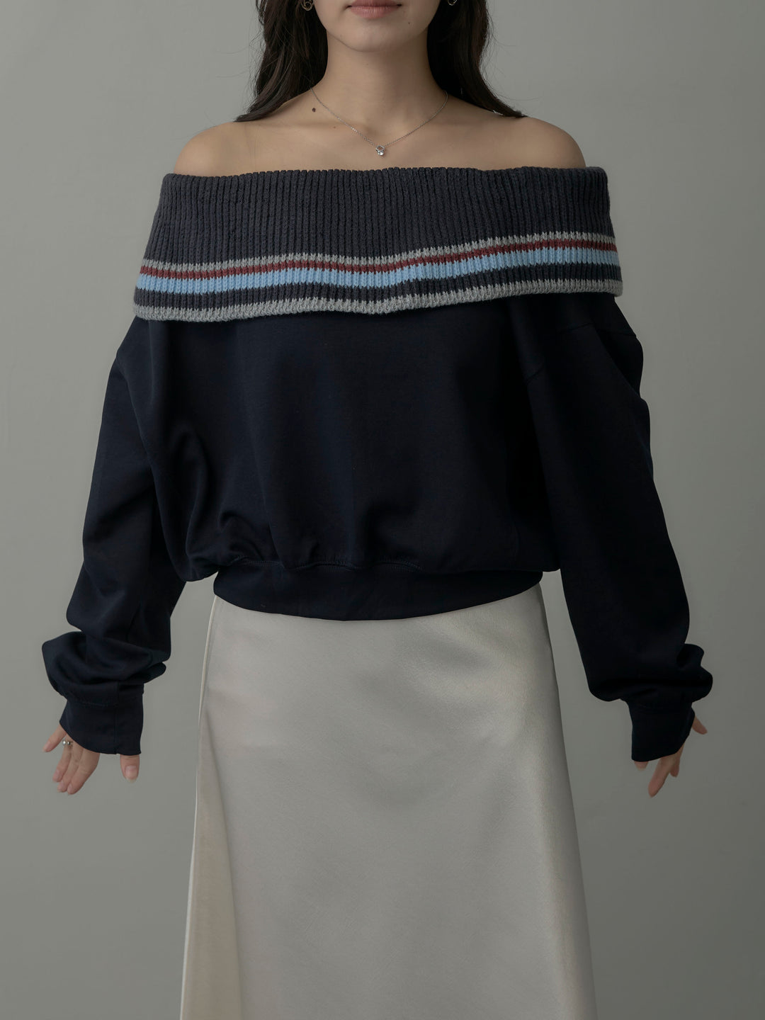 配色ボーダースウェットオフショルトップス