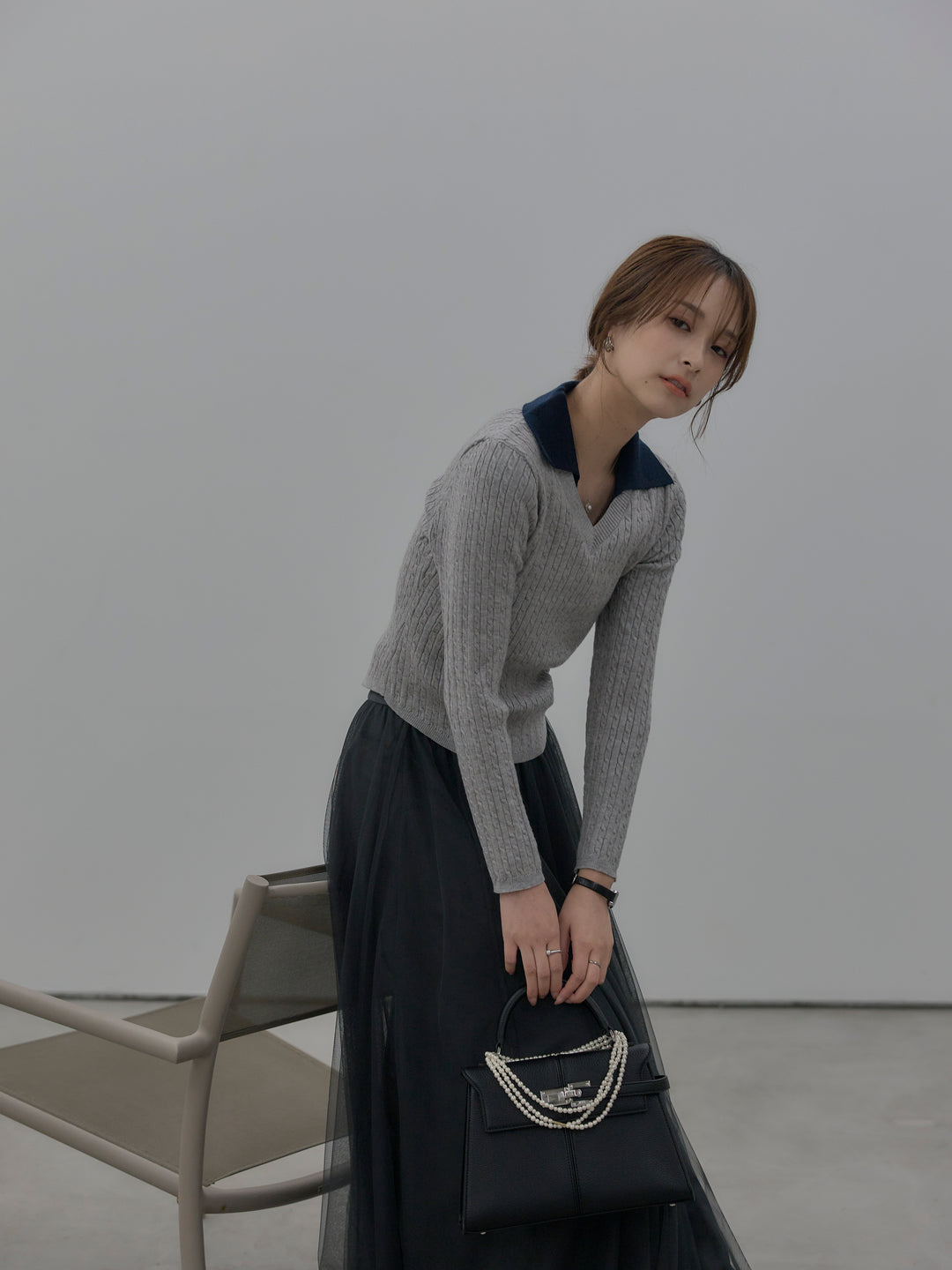 配色Vネックケーブルニットトップス