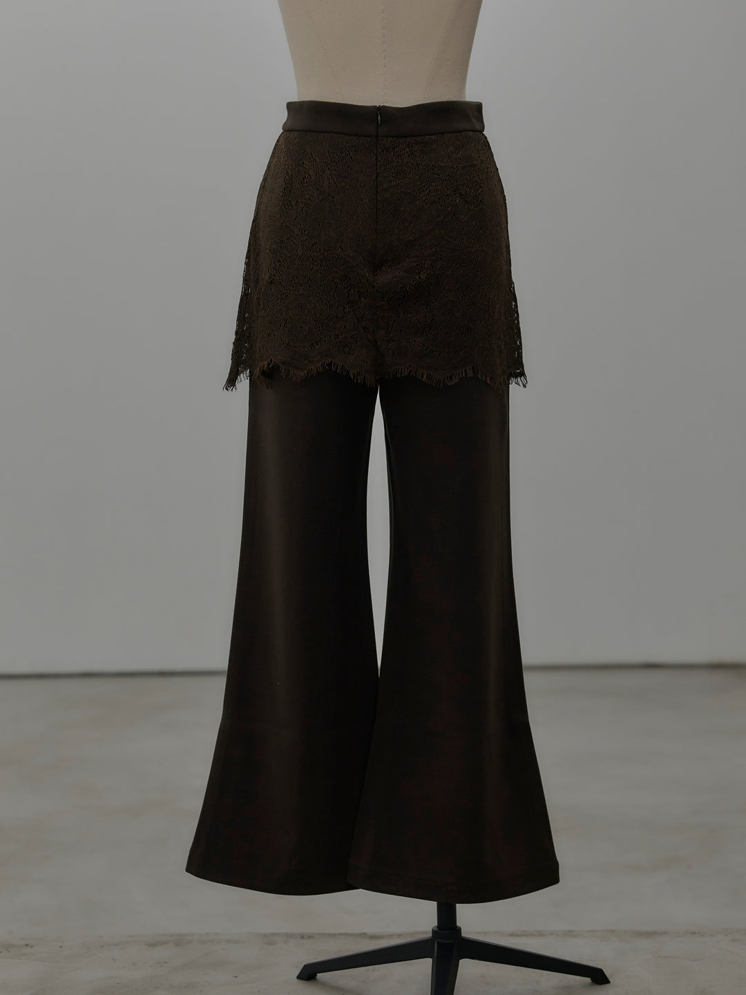 レースレイヤードセミフレアパンツ