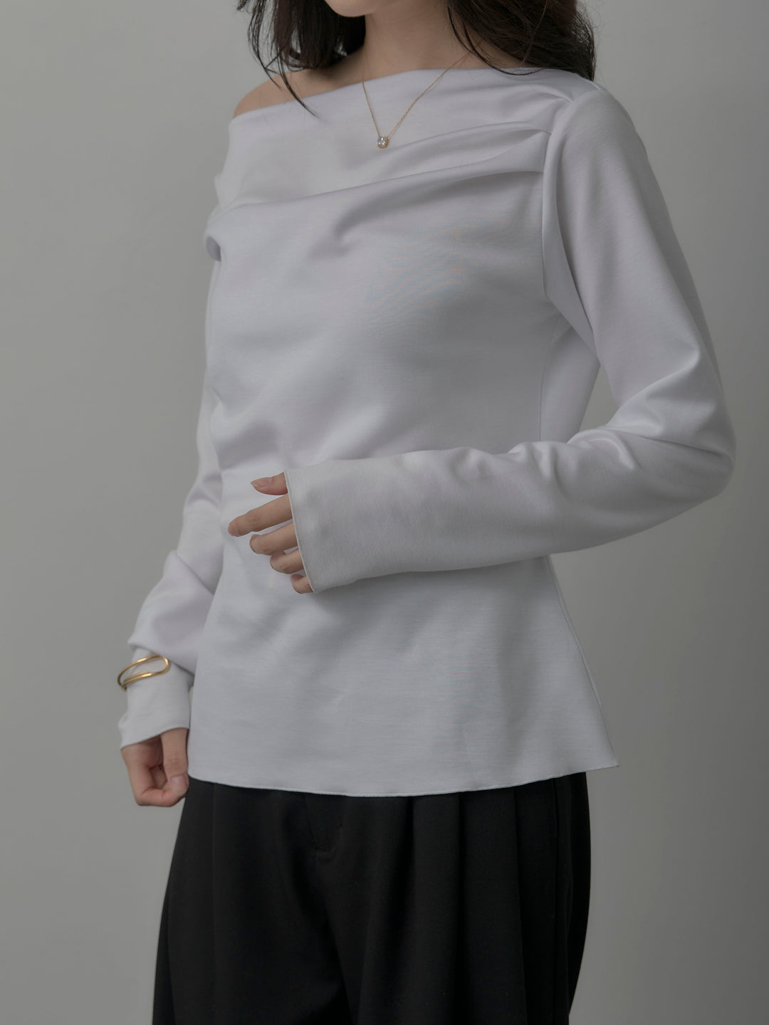 【Essential】2wayショルダードレープカットトップス