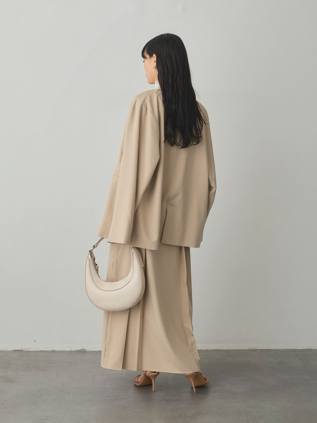 【SET】【Essential】フロントホックノーカラージャケット+メッシュベロアノースリーブトップス+【Essential】ベルト付きサイドタックスカート(3set)