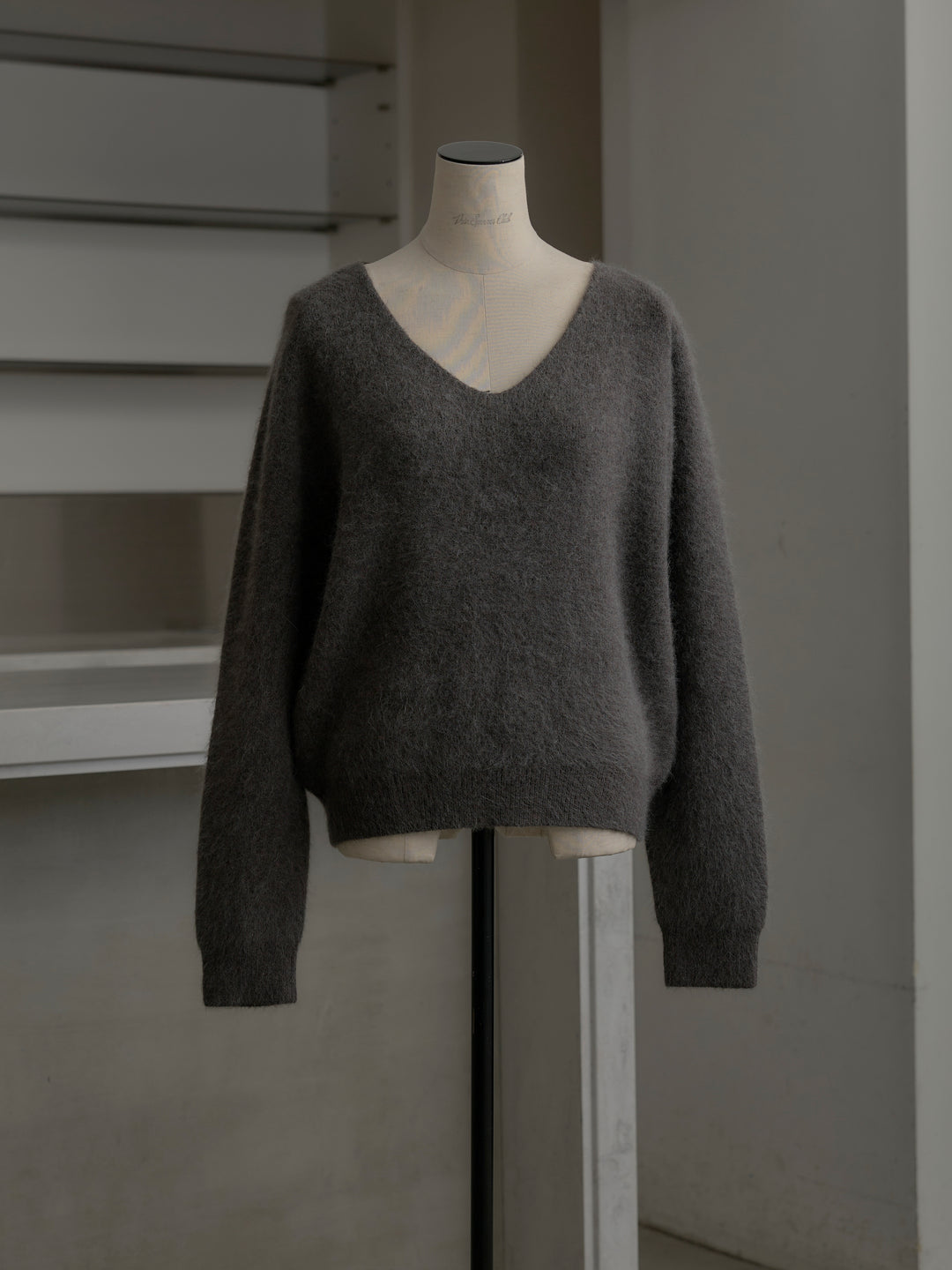 モヘアタッチVネックニットプルオーバー