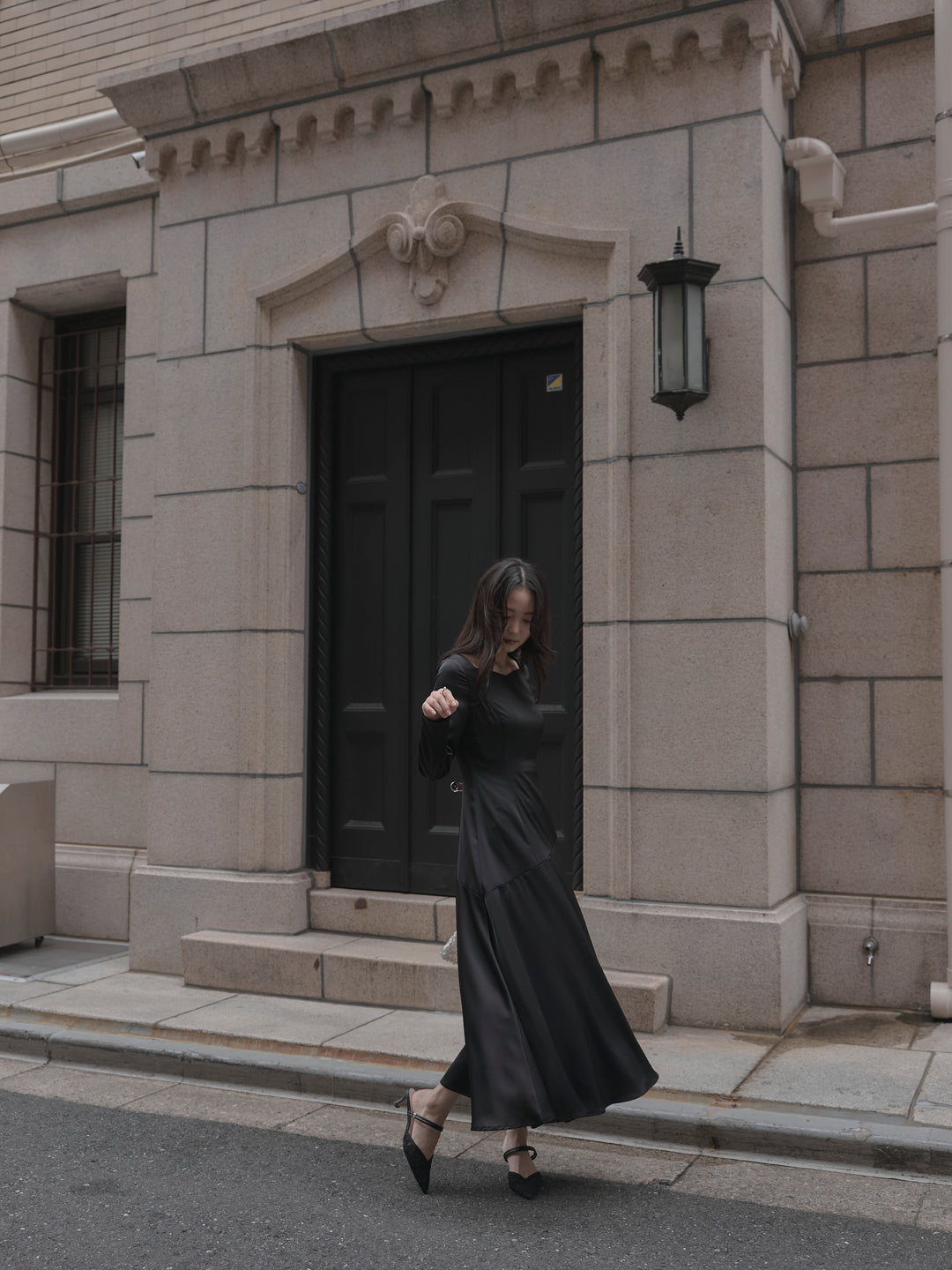 【Essential】ハートネックロングスリーブサテンワンピース