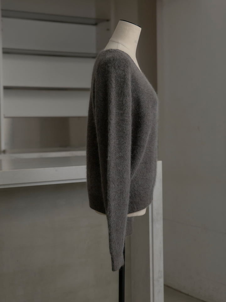 モヘアタッチVネックニットプルオーバー
