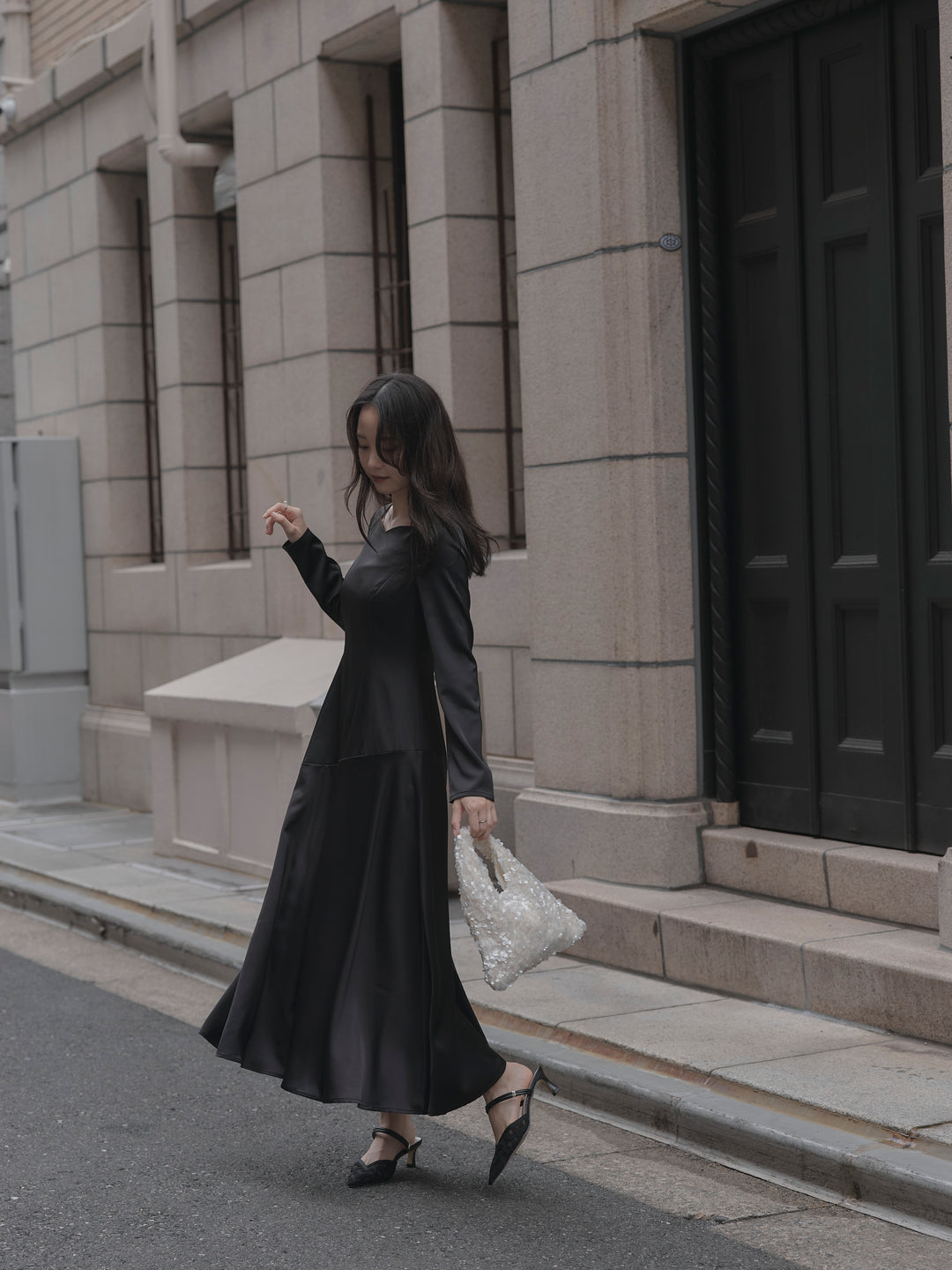 【Essential】ハートネックロングスリーブサテンワンピース