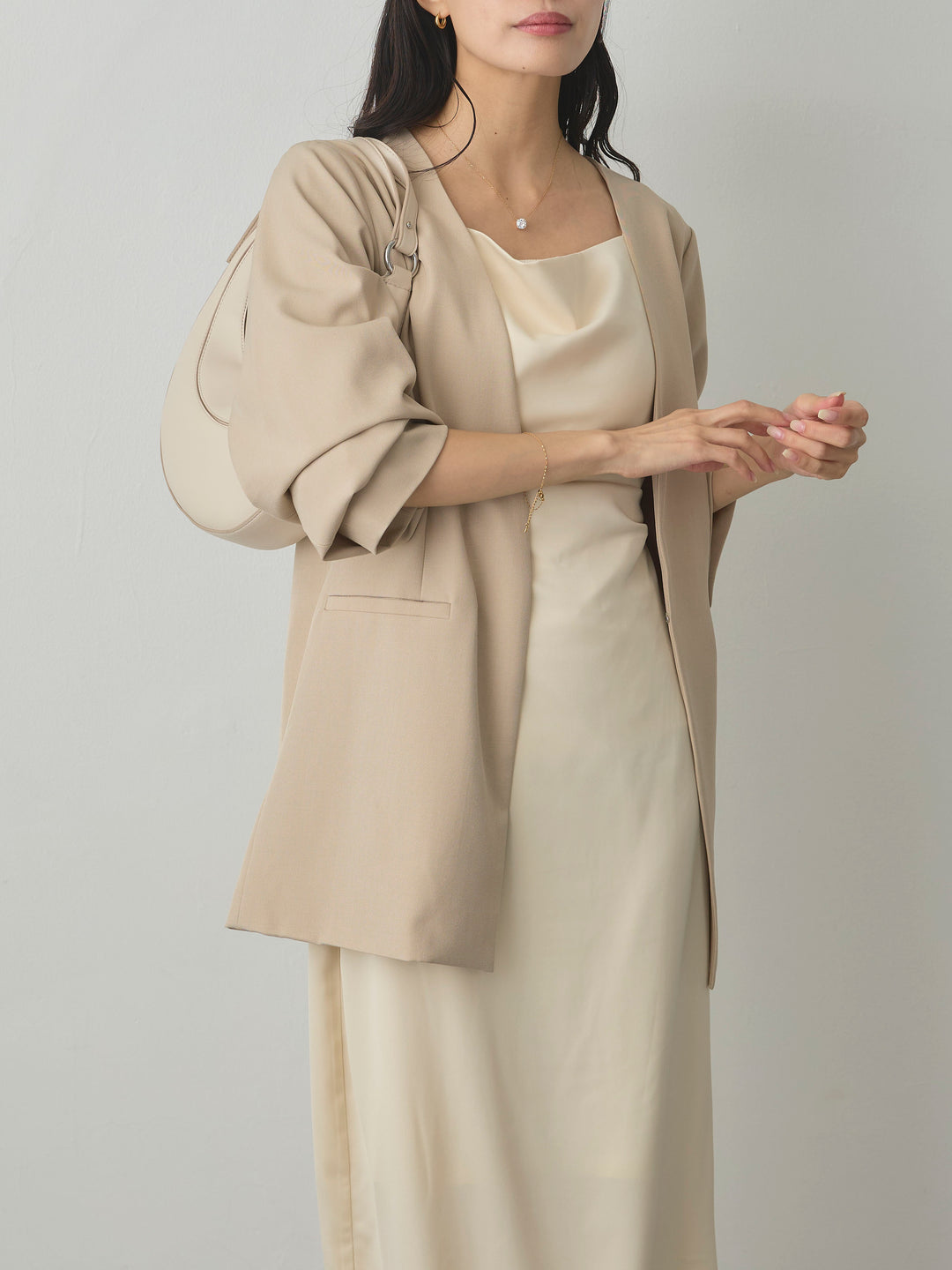 【SET】【Essential】フロントホックノーカラージャケット+【Essential】サテンドレープキャミワンピ(2set)