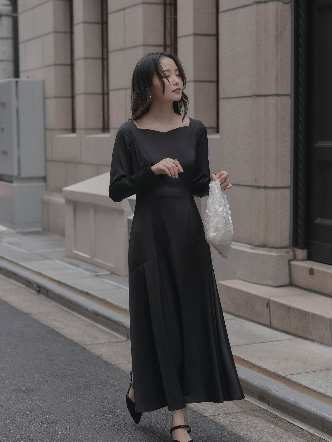 【Essential】ハートネックロングスリーブサテンワンピース