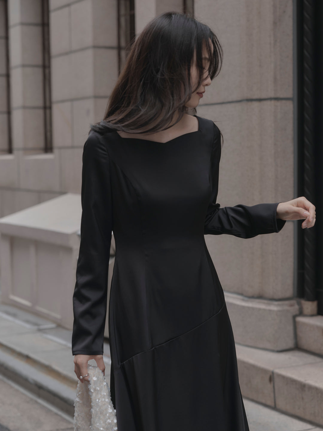 【Essential】ハートネックロングスリーブサテンワンピース