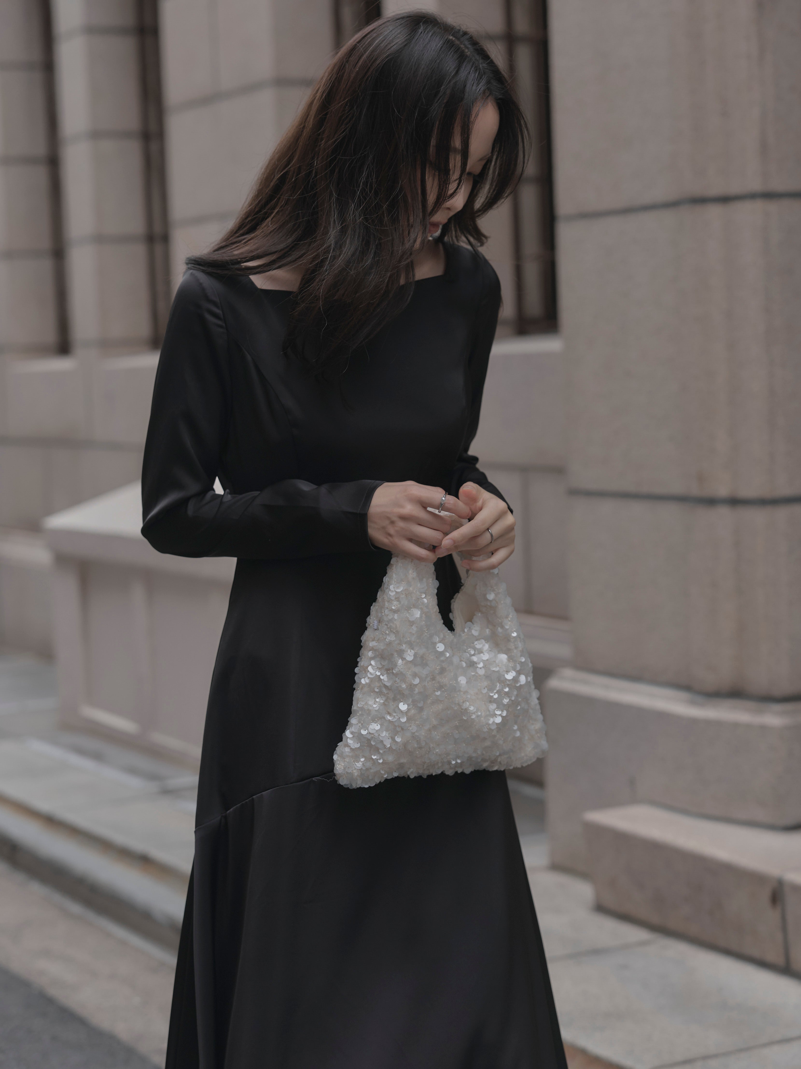 Essential】ハートネックロングスリーブサテンワンピース – nairo