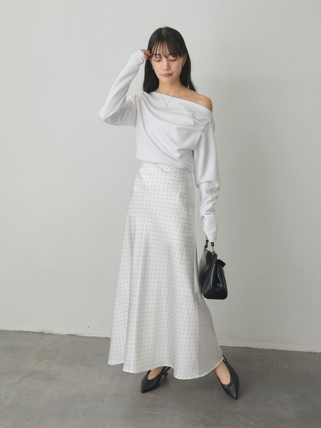 【SET】【Essential】2wayショルダードレープカットトップス+ドットサテンスカート(2set)