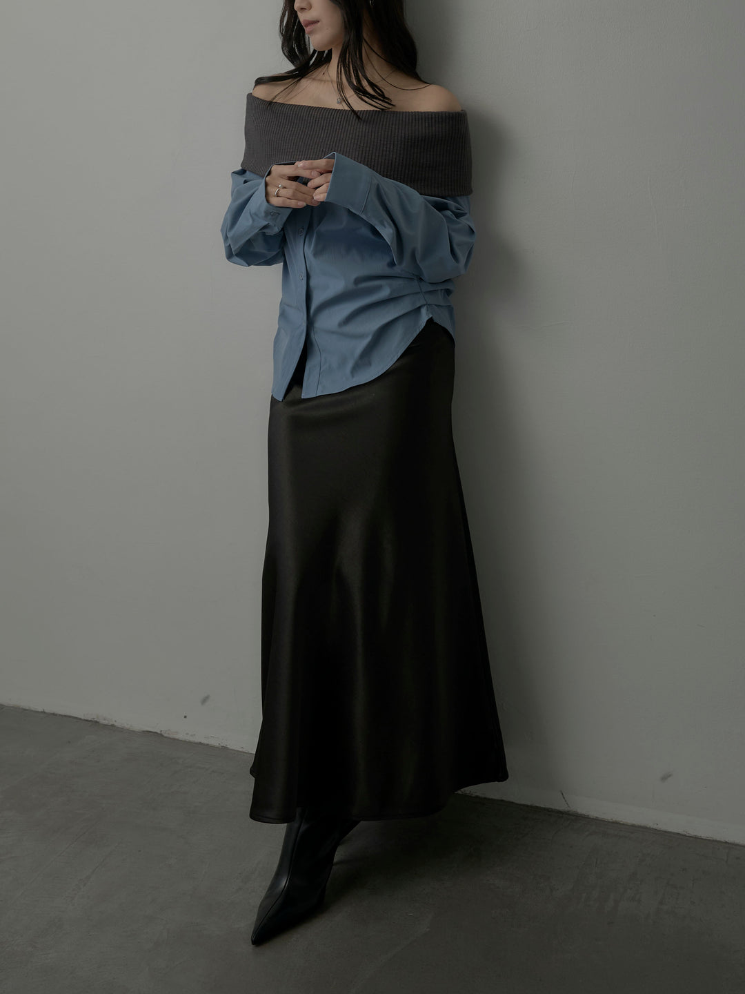 【SET】ニットシャツドッキングオフショルトップス+ヘビーサテンAラインスカート(2set)