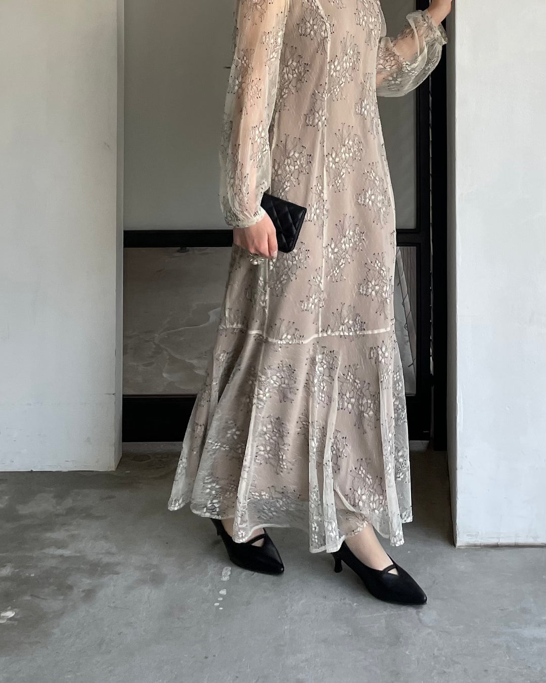 【essential】レディシルエットレースドレス