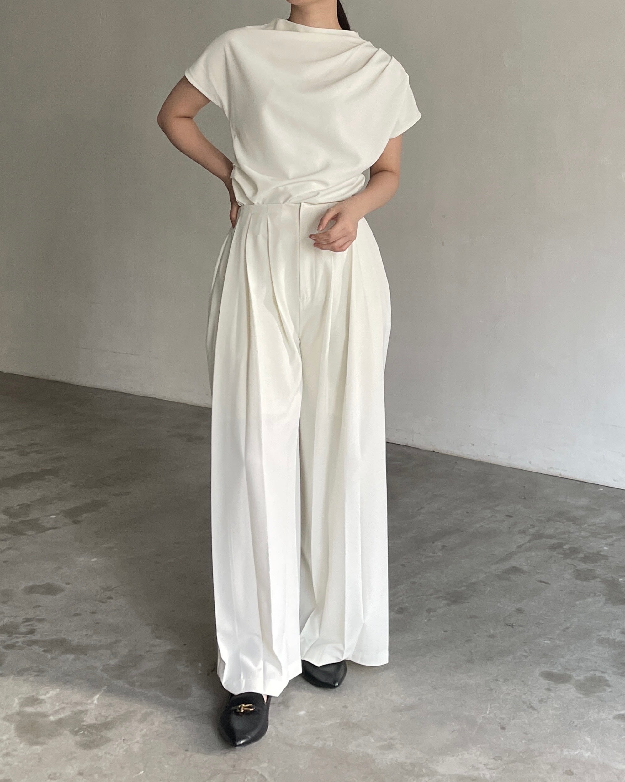 deres 16th neck drape blouse新品 ホワイト deresデレス bottle neck drape blouse ホワイト