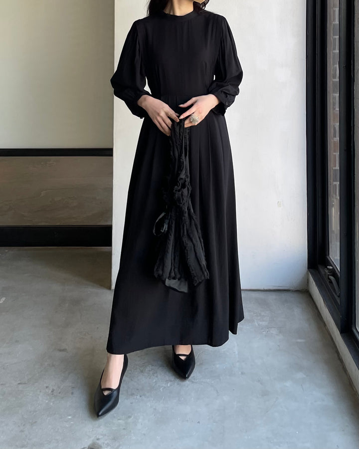 スタンドカラーギャザーワンピース – nairo 